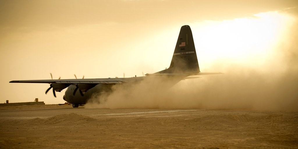 Força Aérea e Marinha dos EUA descrevem necessidade por aeronaves C 130