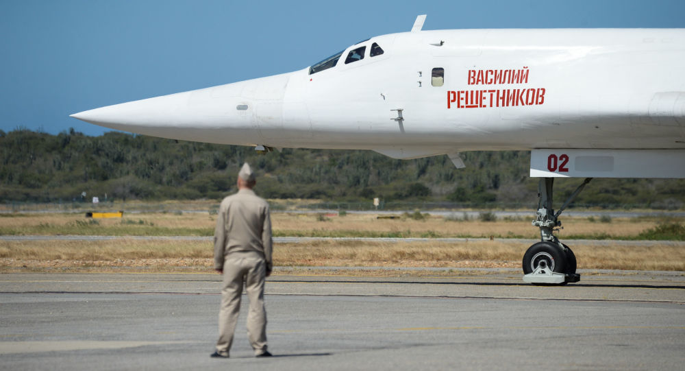 VÍDEO Bombardeiros Tu 160 russos voam sobre o Mar do Caribe junto de