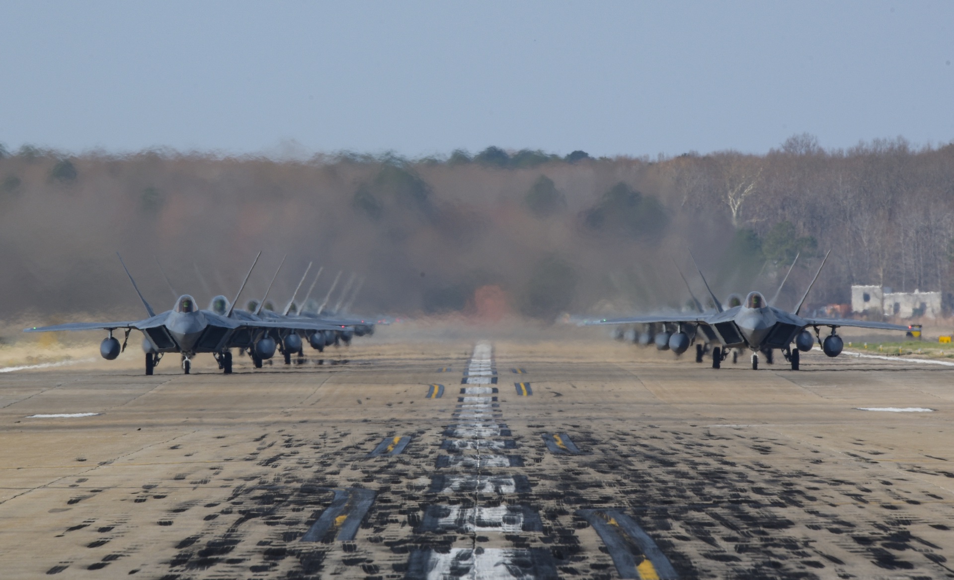 Imagens Usaf Realiza Elephant Walk Seus F Raptor