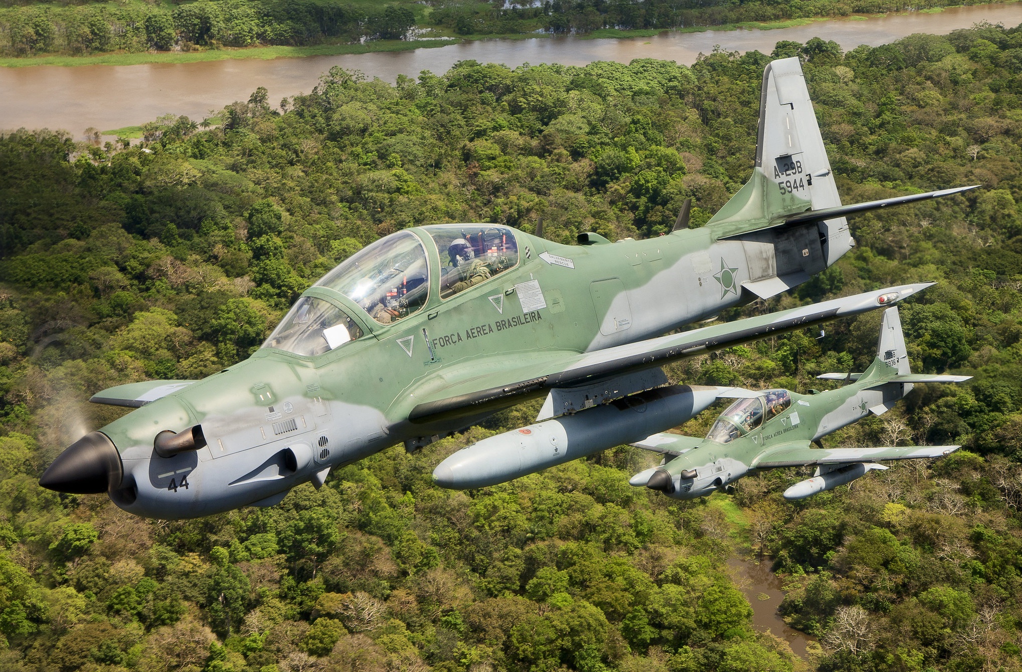 Embraer A 29 completa 15 anos de operação na FAB