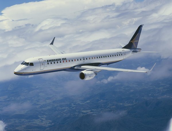 Embraer 195 фото