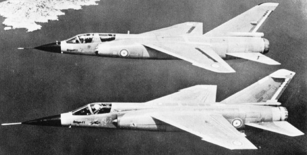 Mirage F.1 (em primeiro plano) forma com um Mirage F.2