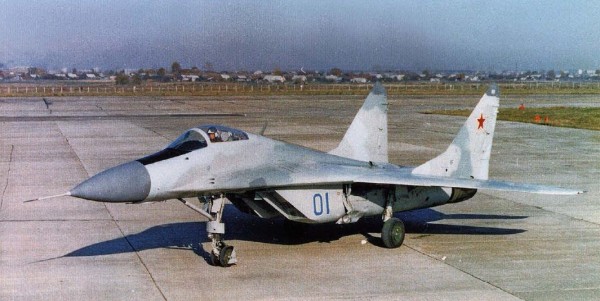 1º primeiro protótipo do MIG-29 o 901 Blue 01