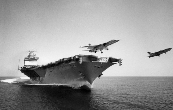1024px-A3J-1_and_F8U-1_launch_from_USS_Enterprise_CVAN-65_1962