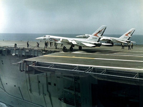 800px-A-5A_Vigilantes_of_VAH-1_being_readied_for_launching_c1964
