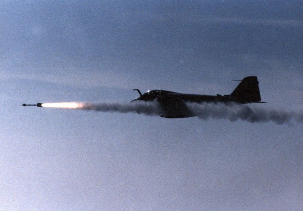 A-6E_VA-75_fires_Sidewinder_1989