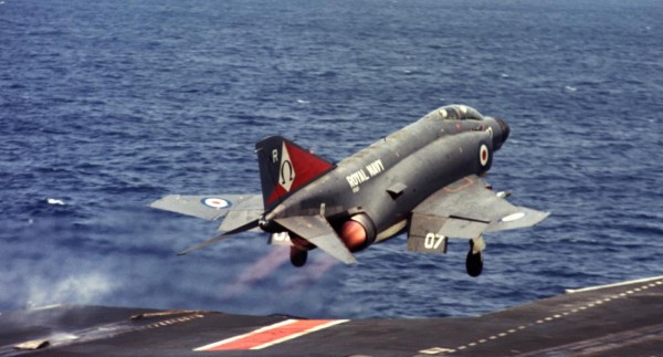 A Marinha Real recebeu o F-4K. A versão britânica era dotada de motores Spey que melhoraram a performance do Phantom, mas aumentaram significamente os custos de aquisição e operação. De qualquer forma, o governo Trabalhista inglês incrivelmente prejudicou (e muito) a indústria local.