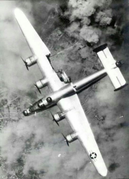 Consolidated B-24_flak