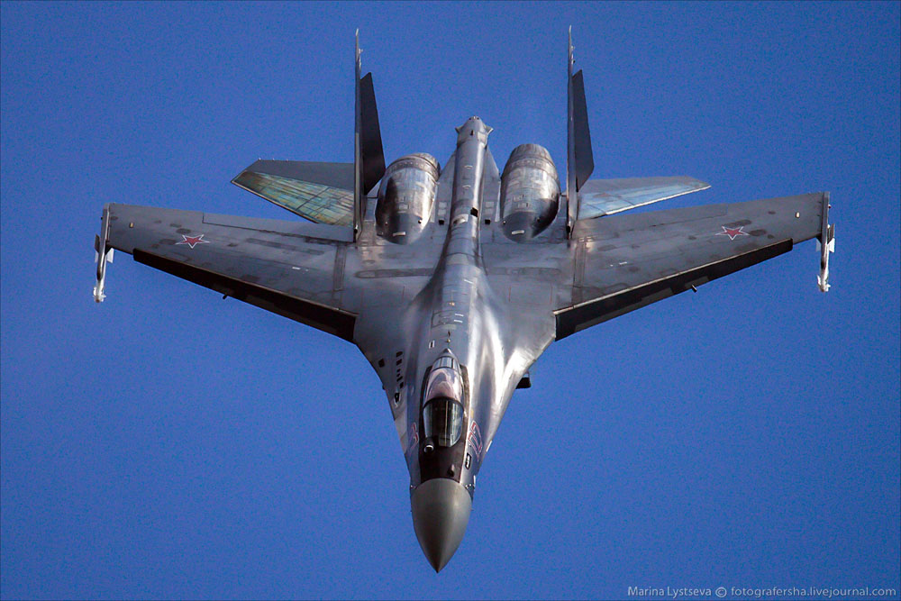 VÍDEO: Sukhoi Su-35S Na MAKS 2015