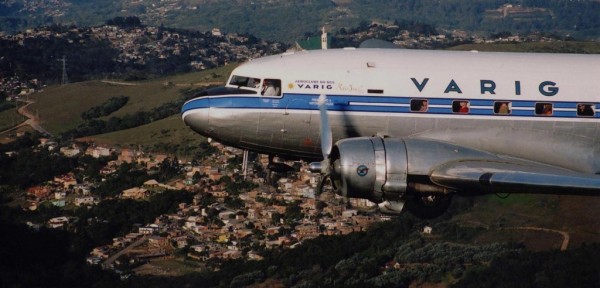 No Brasil a VARIG foi uma das companhias aéreas que usou o DC-3 (Imagem: Trem que voa)
