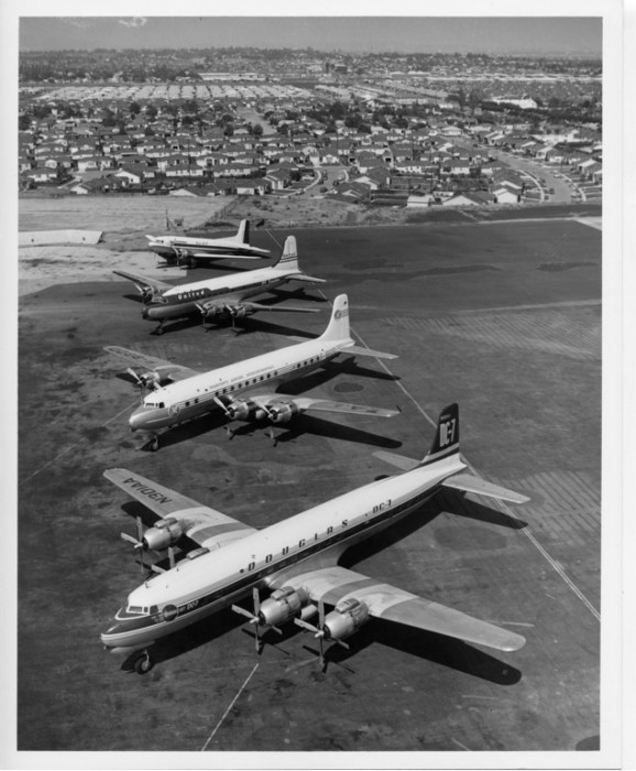 A família DC. De baixo para cima: DC-7, DC-6, DC-4 e DC-3