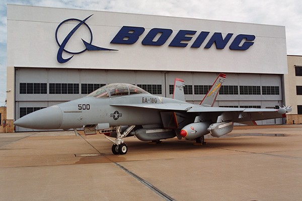 EA-18G_Parked_at_Boeing_lg