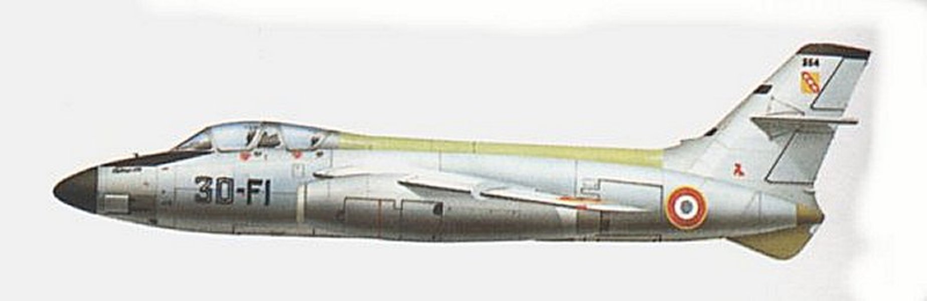 Conhecido por sua empenagem de cauda em peça única, o bombardeiro Vautour II.18 tinha assento para o navegador/bombardeador no nariz envidraçado e cabina semelhante à dos aviões de caça. 