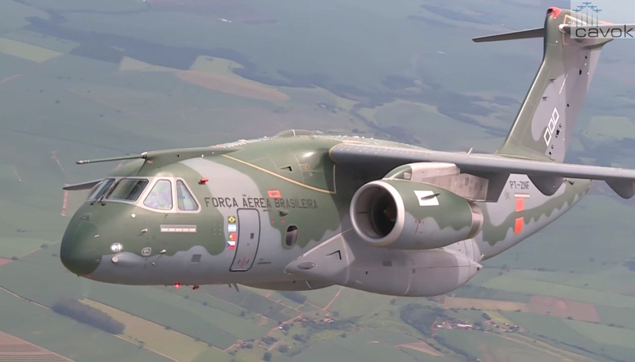 Cavok Brasil - Cavok Brasil embarcando para voo no KC-390 da