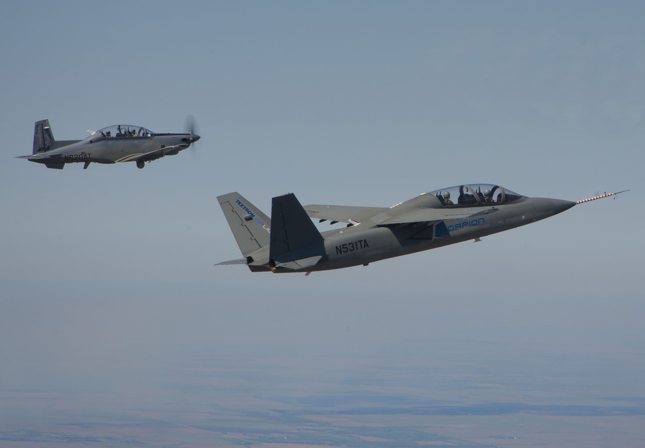 USAF convida aeronaves AT-6 e Scorpion para competir com o A-29 na