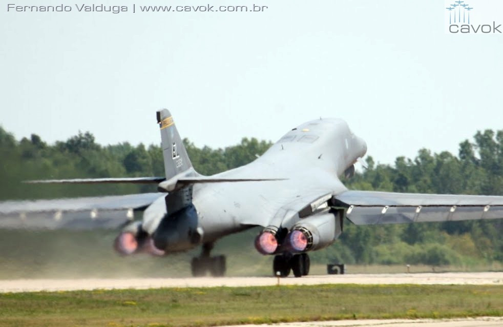 Bombardeiros B-52 E B-1 Estarão Em Oshkosh Este Ano