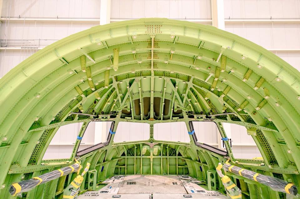 IMAGENS: Boeing começa a montagem da fuselagem do primeiro 777-9 ...
