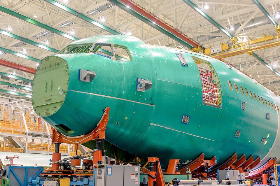 IMAGENS: Boeing começa a montagem da fuselagem do primeiro 777-9 ...