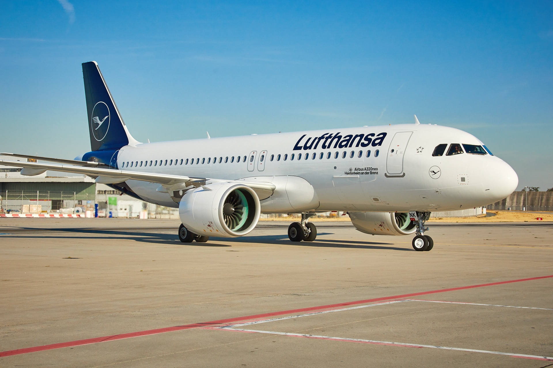 grupo-lufthansa-firma-pedido-para-27-aeronaves-da-fam-lia-a320neo