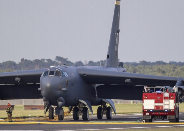 Bombardeiro B-52H Faz Pouso De Emergência No Reino Unido