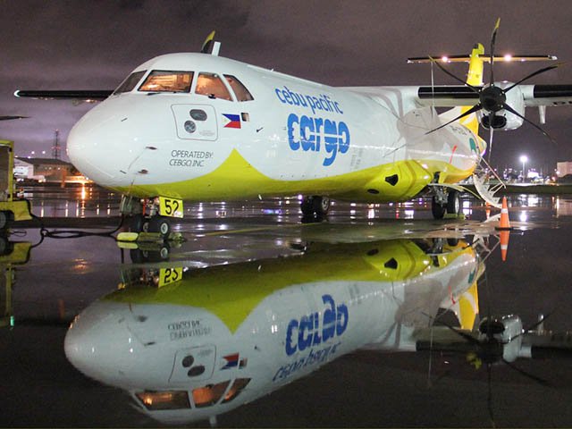 Cebu Pacific recebe seu primeiro cargueiro convertido ATR 72-500