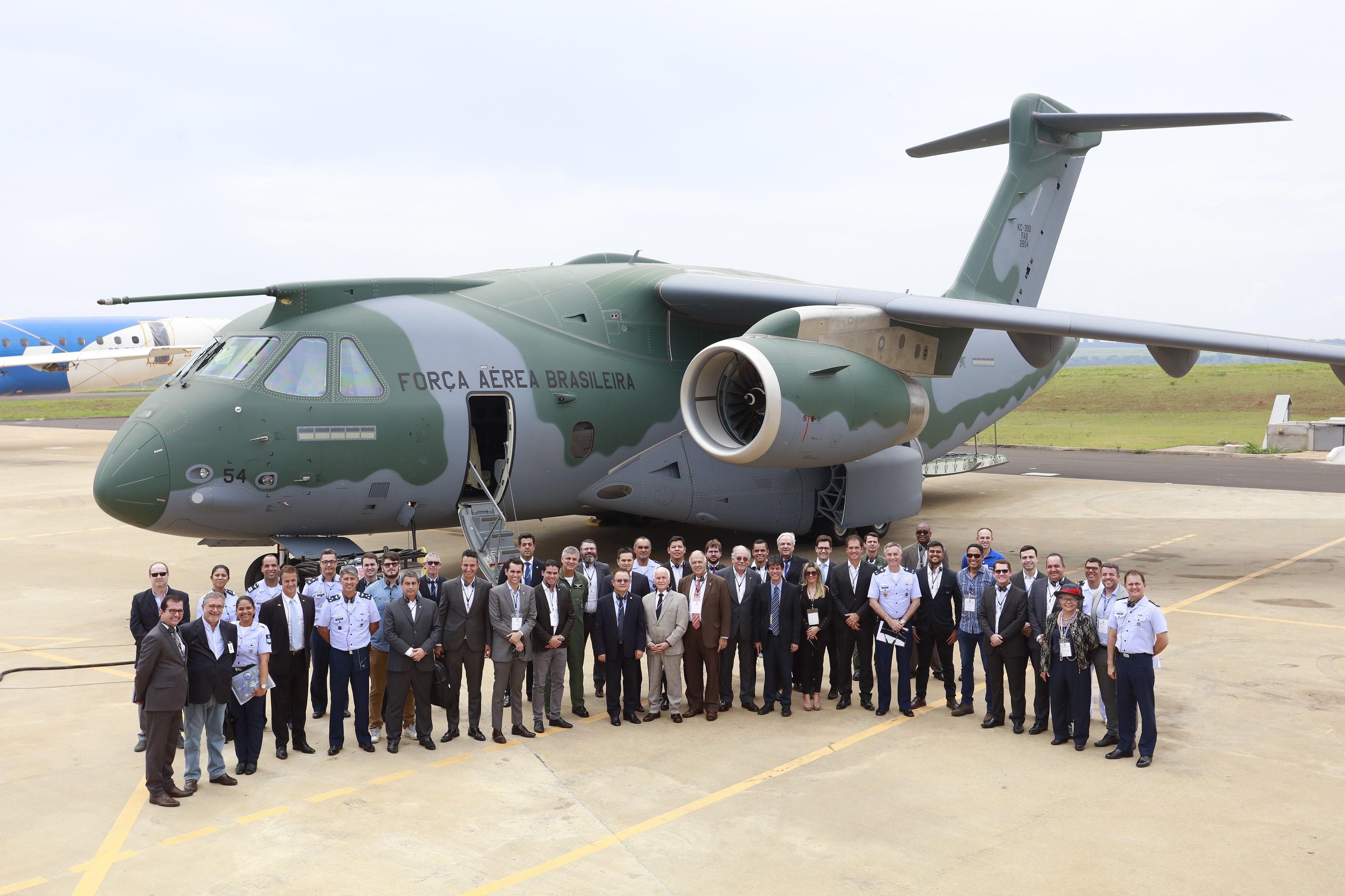 Cavok Brasil - Cavok Brasil embarcando para voo no KC-390 da