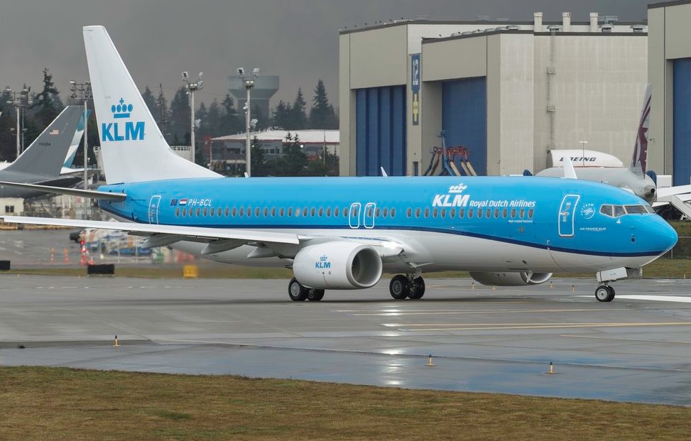 Último 737800 fabricado pela Boeing parte para seu voo de entrega à KLM