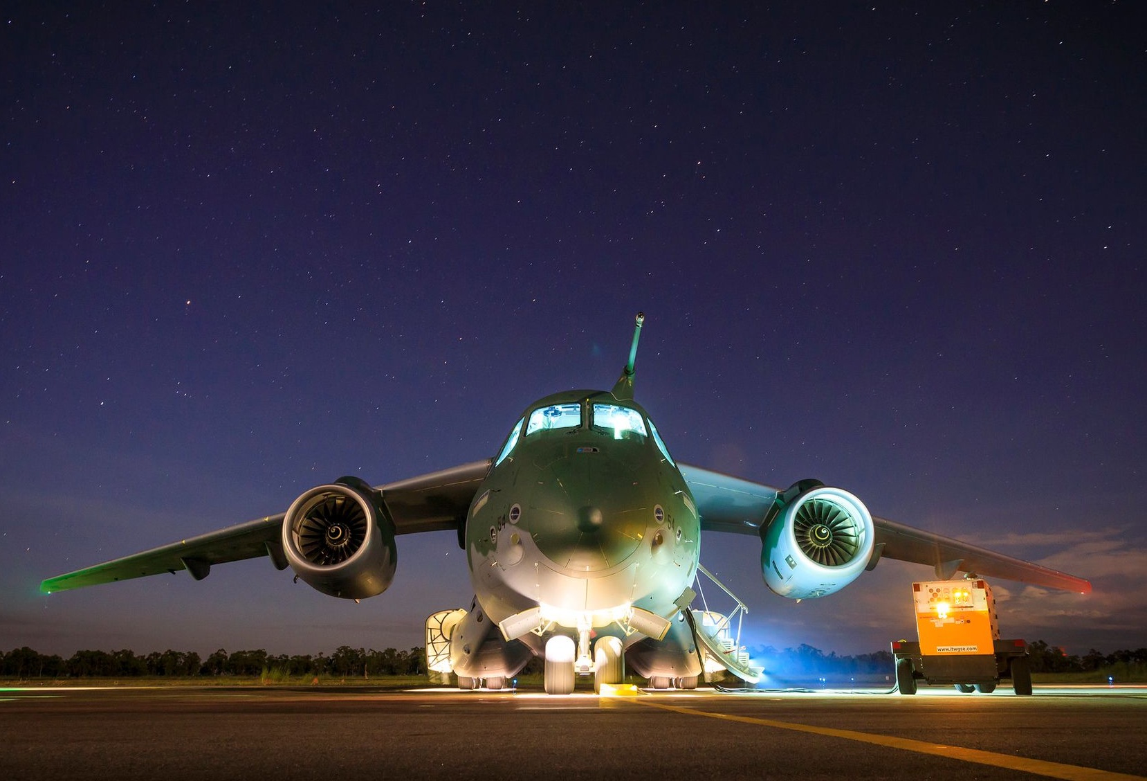 Cavok Brasil - Cavok Brasil embarcando para voo no KC-390 da