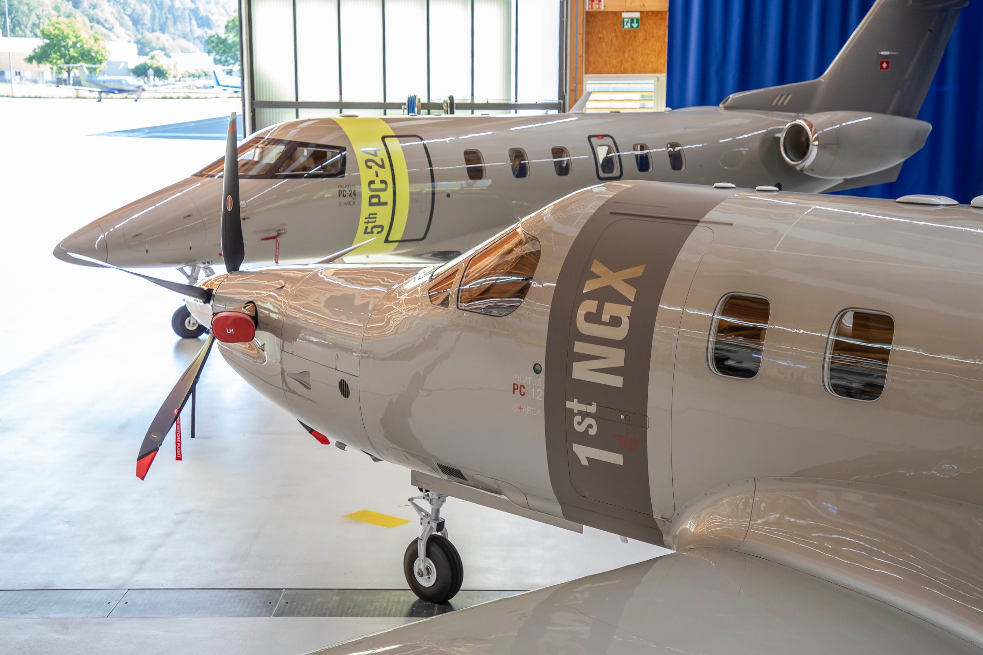 Jetfly Entrega dupla: Jetfly recebe o 5º jato PC-24 e o 1º turboélice PC-12 ...