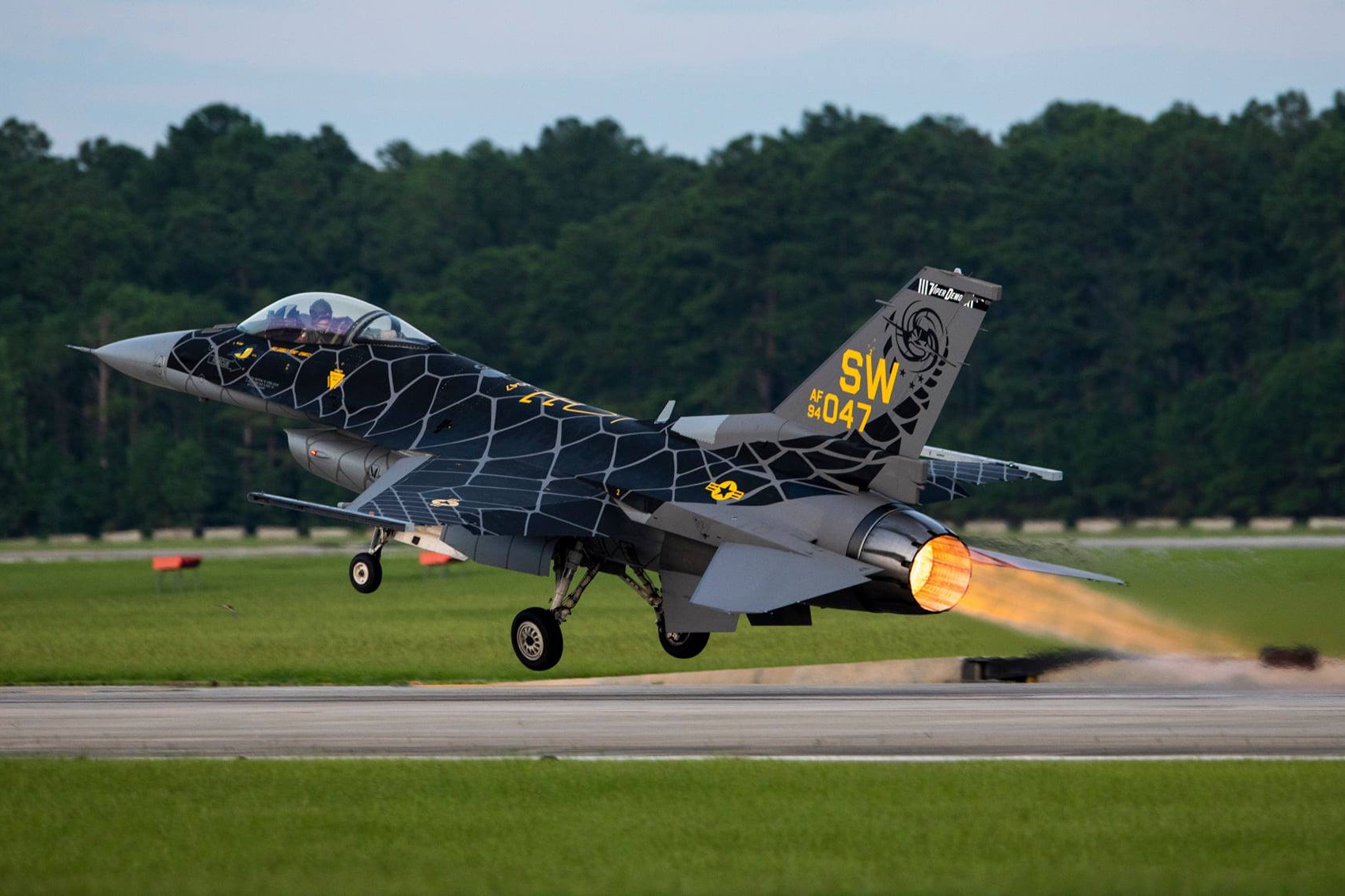 Lockheed Padroniza Linha De Produção Do F 16 Somente Com A Versão “viper”