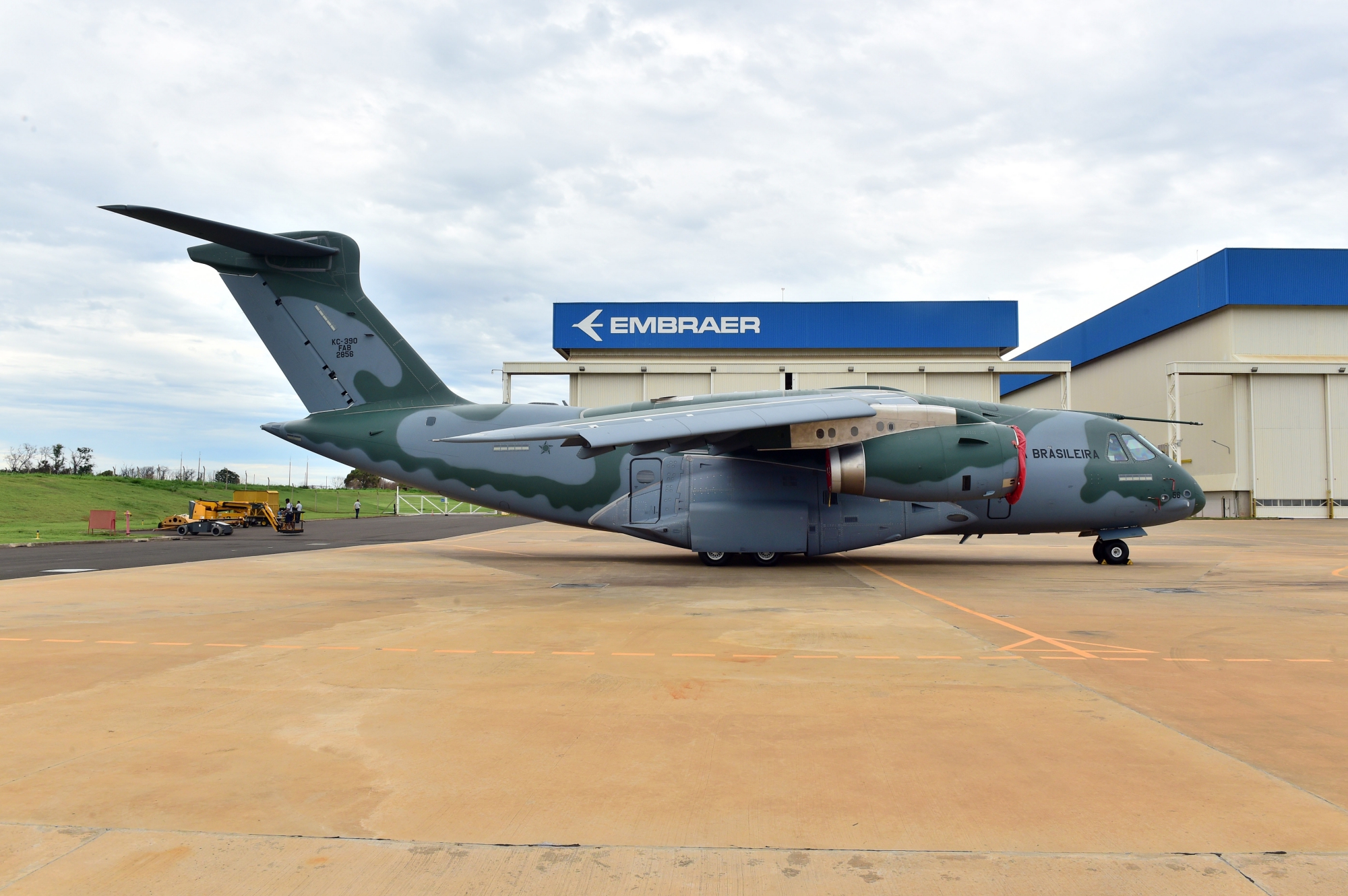 IMAGENS: Embraer entrega quarta aeronave C-390 Millennium à Força