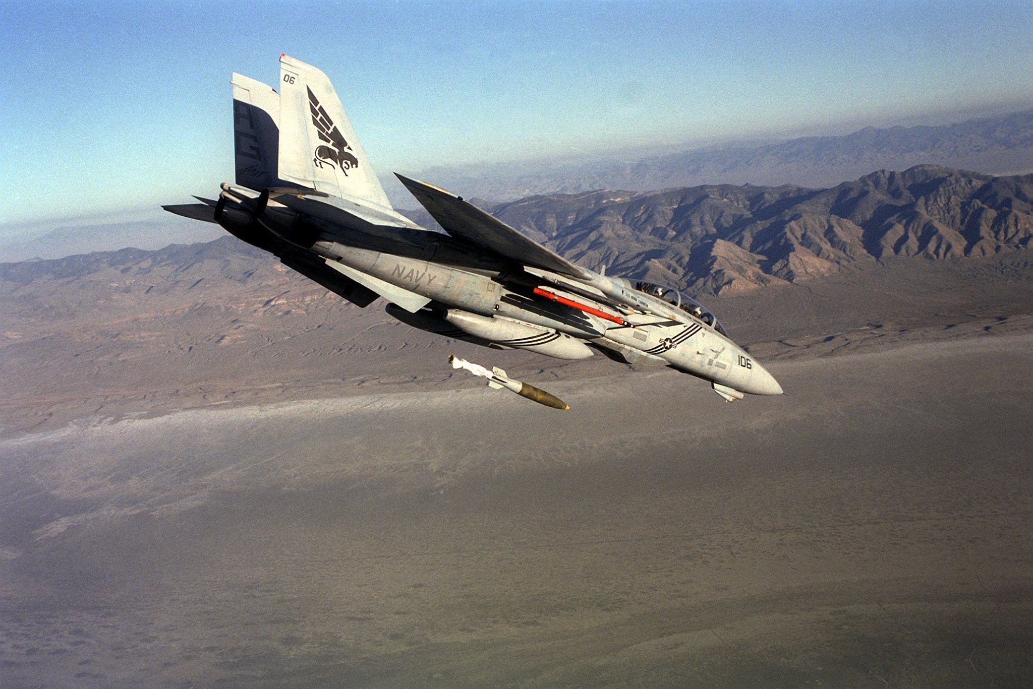 Como o F-14 Tomcat se tornou o bombardeiro ‘Bombcat’