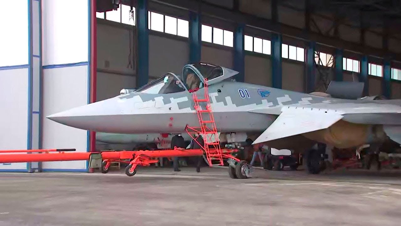 VÍDEO: Roll Out Do Primeiro Jato Su-57 Produzido Em Série