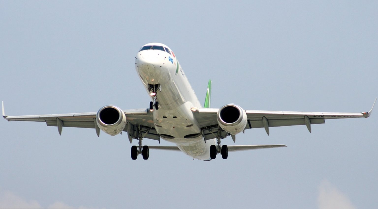 Bamboo Airways recebe o primeiro de quatro jatos Embraer E190LR