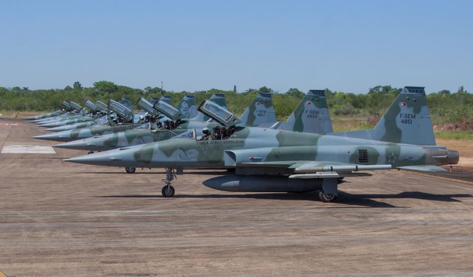 FUERZA AEREA BRASILEÑA (FAB) - Página 18 Linha-de-voo-F-5