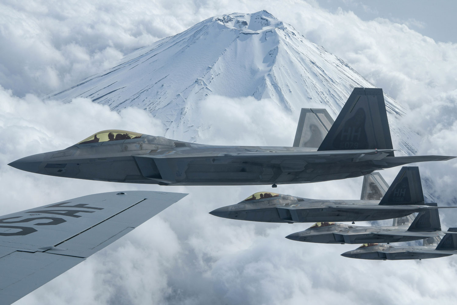 USAF: NGAD Necessário Em Breve E Aposentadoria Do F-22 Começa Em 2030 ...