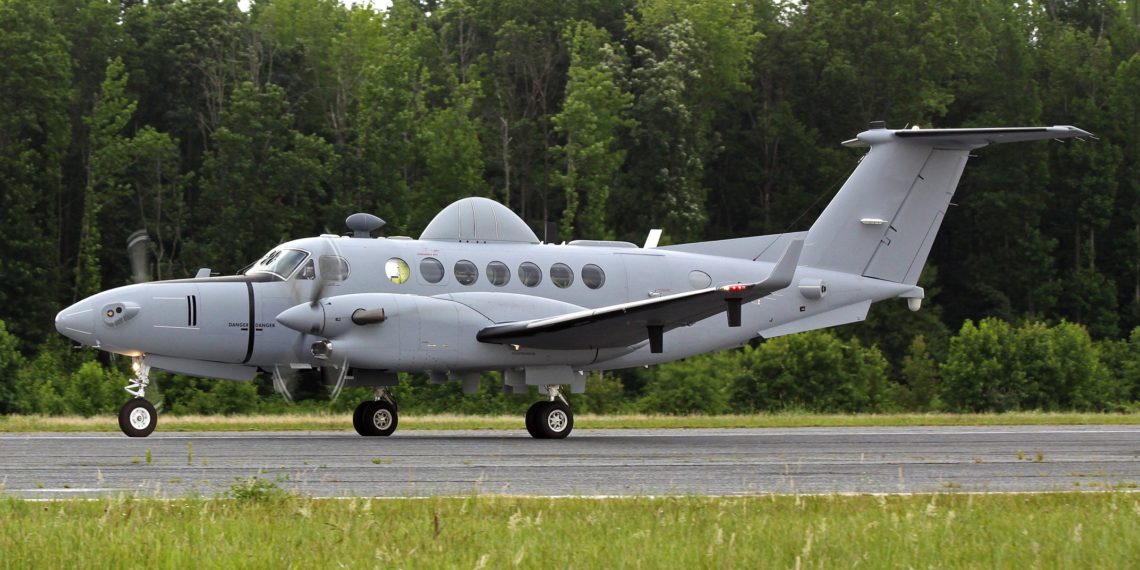 King Air 350ER MEK com sistema EMARSS. (Foto: John Higgins)