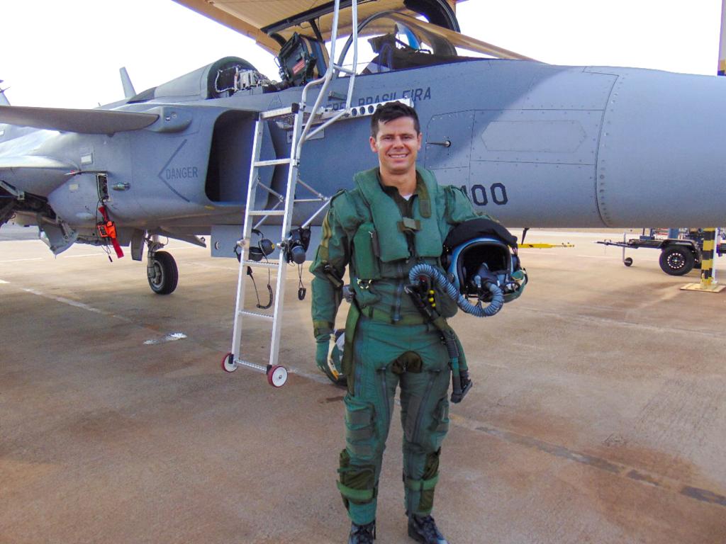 Piloto de provas da FAB o primeiro militar brasileiro a voar o