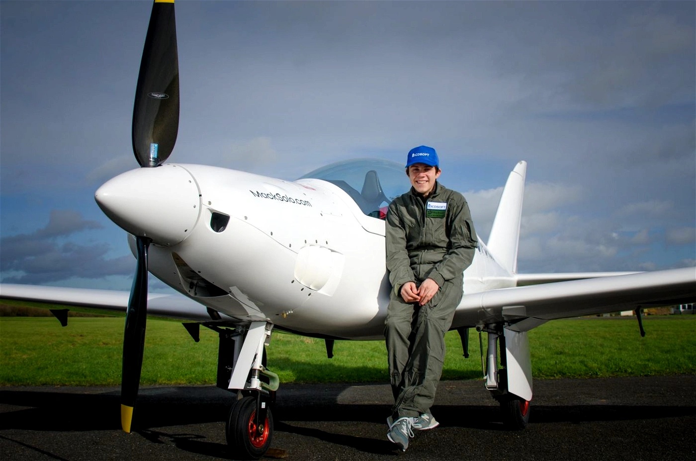 Maior avião do mundo completa teste de voo com novo recorde; veja o vídeo -  TecMundo