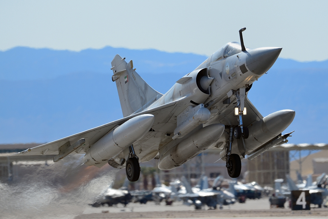 Los modernos Mirage 2000-9 de Emirados Arabes Unidos - ¿una oportunidade para la FAA? P1473919080-5