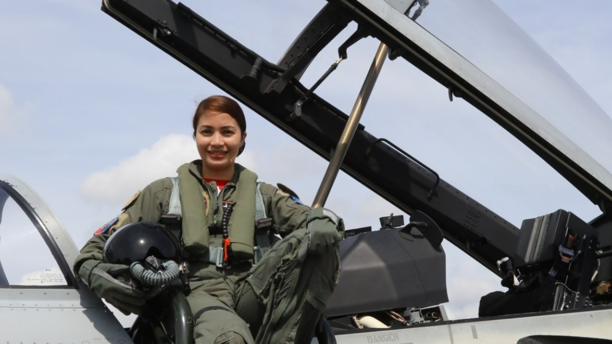 COMAVE/PMMG forma primeira mulher habilitada a pilotar aeronave de