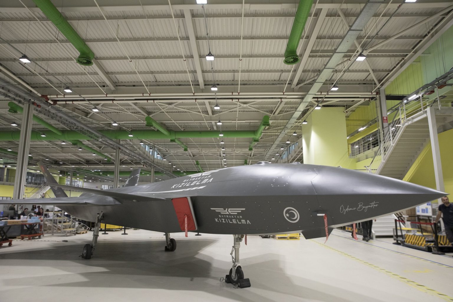 Segundo Prot tipo Do UAV A Jato Bayraktar Kizilelma Est Totalmente 
