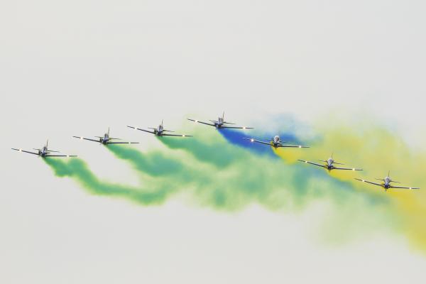 File:Aviões sobrevoam Brasília no desfile de 7 de setembro