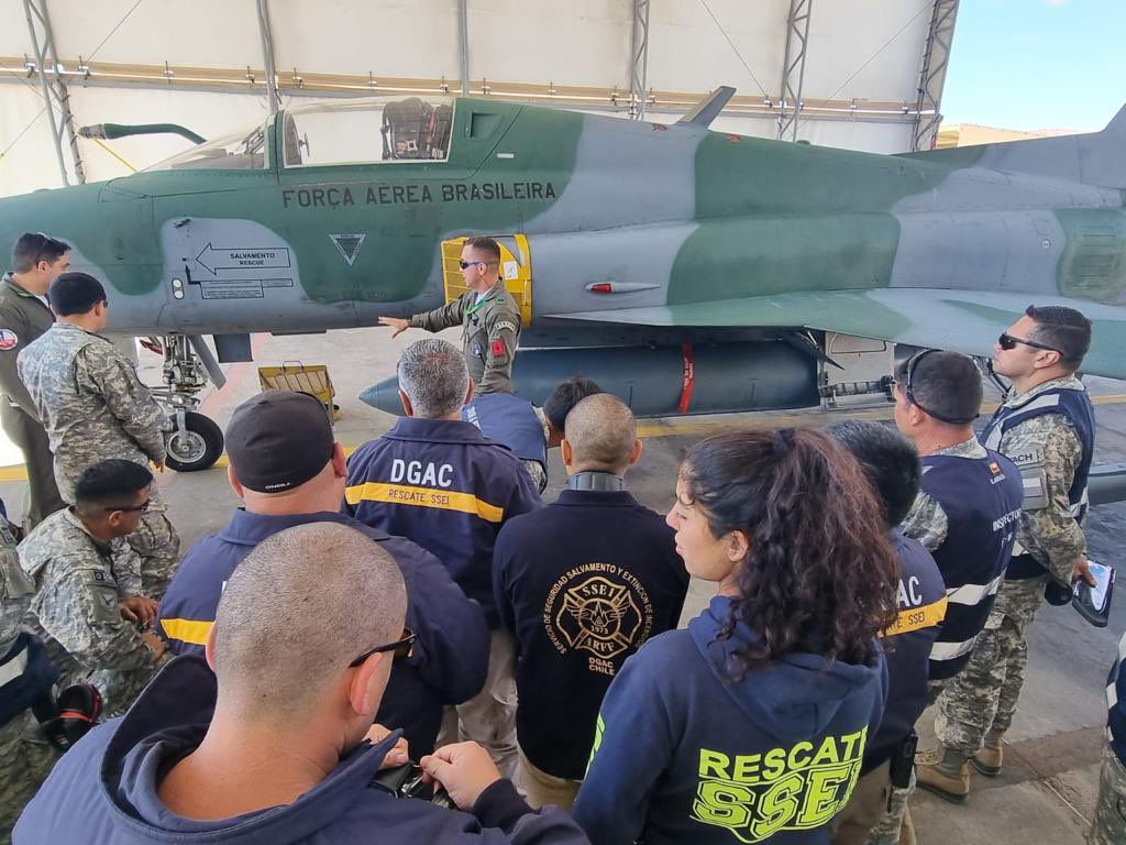Em sua primeira missão operacional, KC-30 transporta tropa para o Chile - Força  Aérea Brasileira
