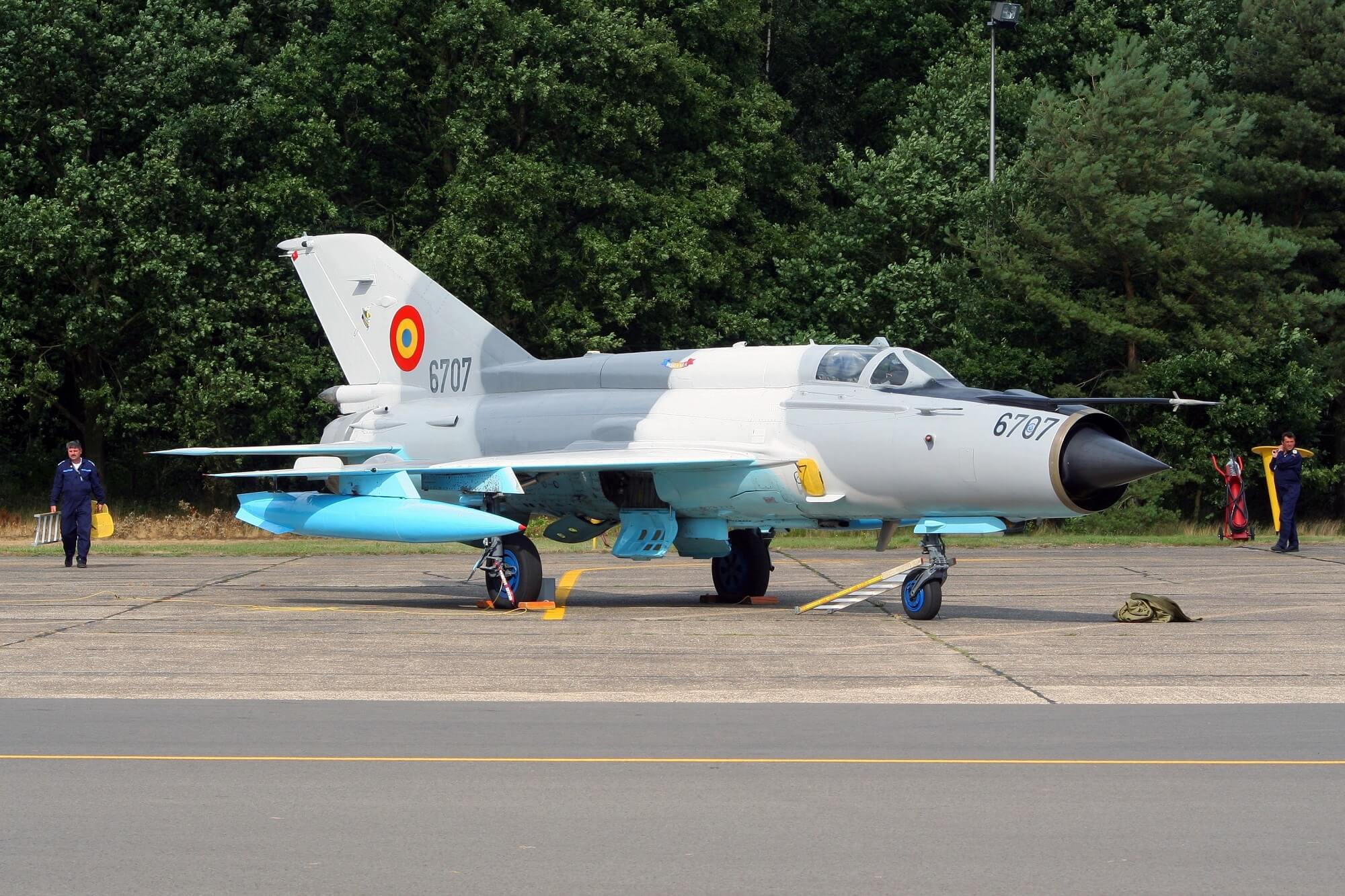 Querosene de baixa qualidade aterra vários MiG21 da Força Aérea da Romênia