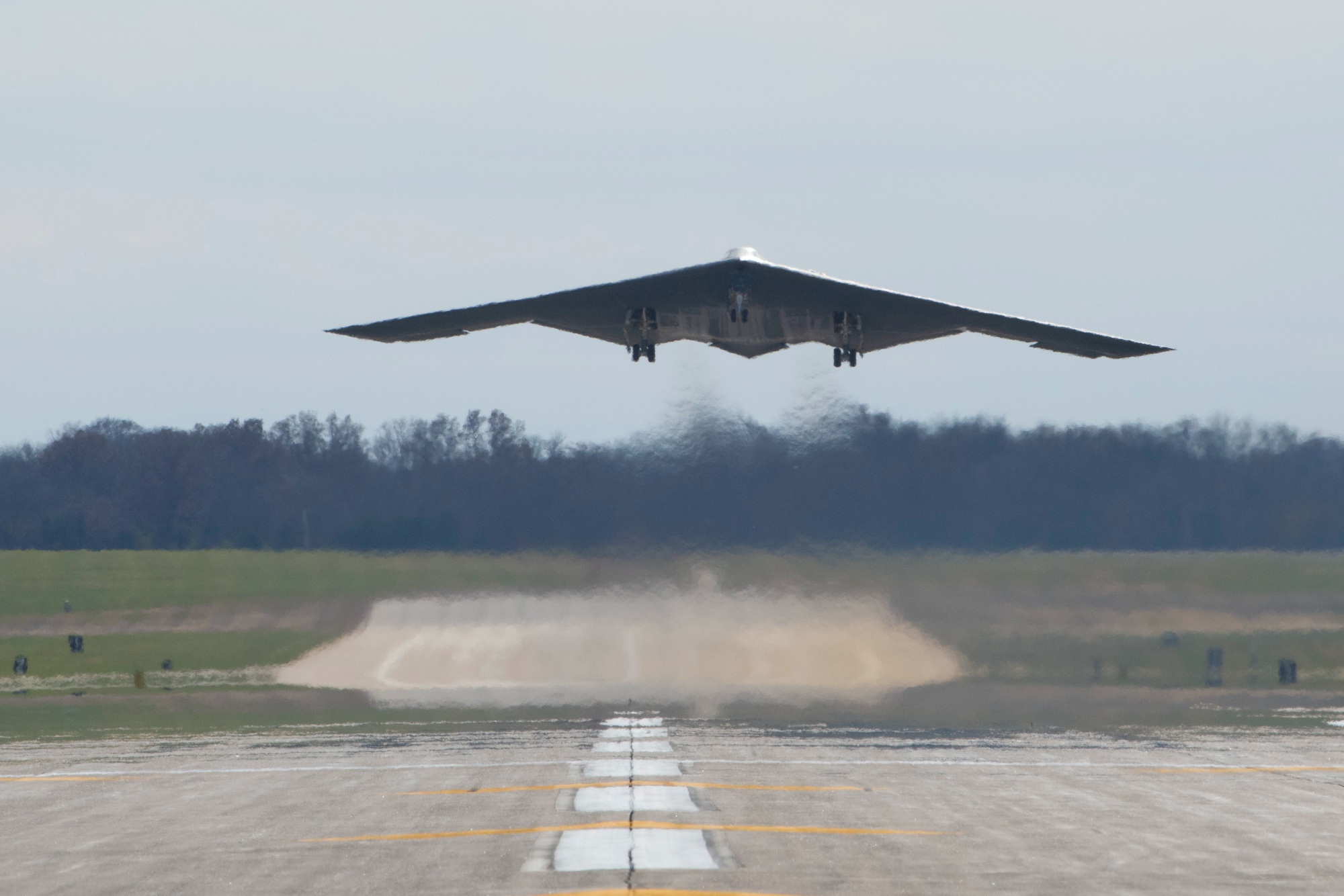 SPIRIT VIGILANCE: USAF Realiza Elephant Walk Com Seus B-2 Spirits