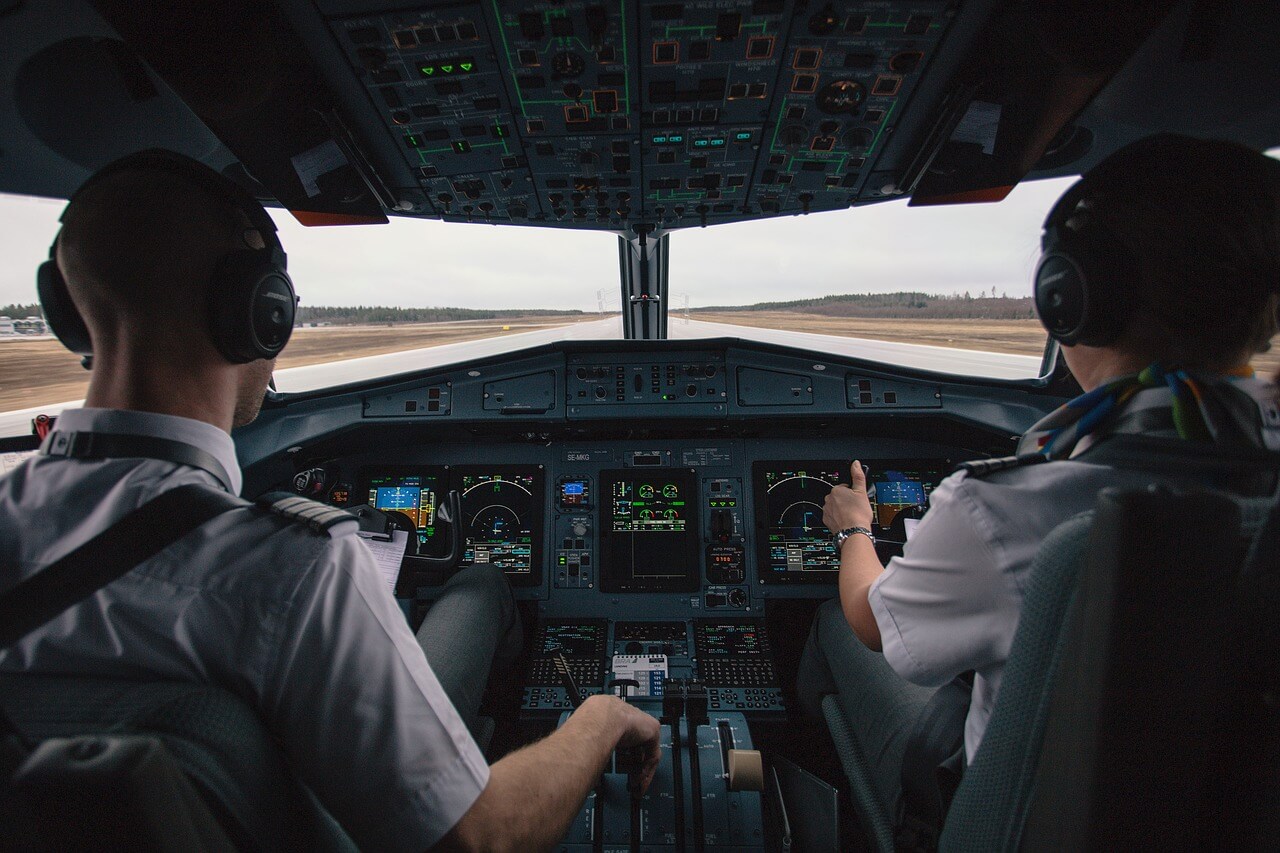 FAA: Os pilotos devem ser capazes de pilotar aeronaves manualmente quando necessário