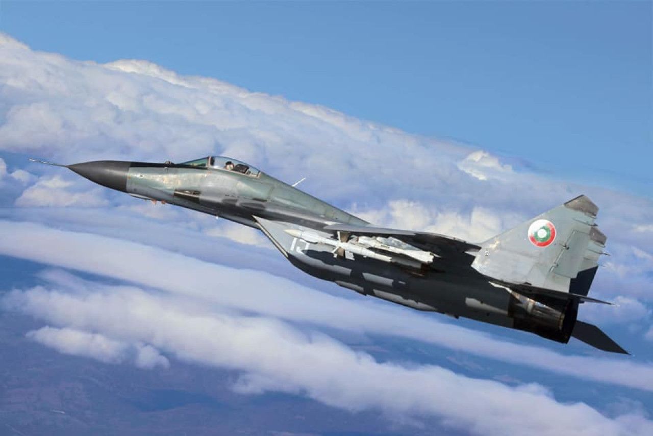 Aguardando os F-16, Bulgária se aproxima de um caça interino potencialmente da Suécia ou da França