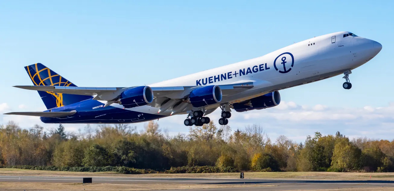 IMAGENS: Boeing entrega penúltimo 747