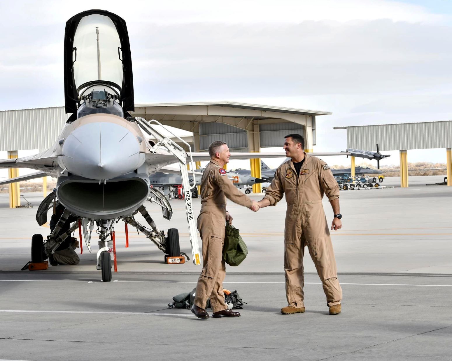 esquadr-o-aggressor-vfc-13-da-marinha-dos-eua-inicia-mudan-a-de-f-5n